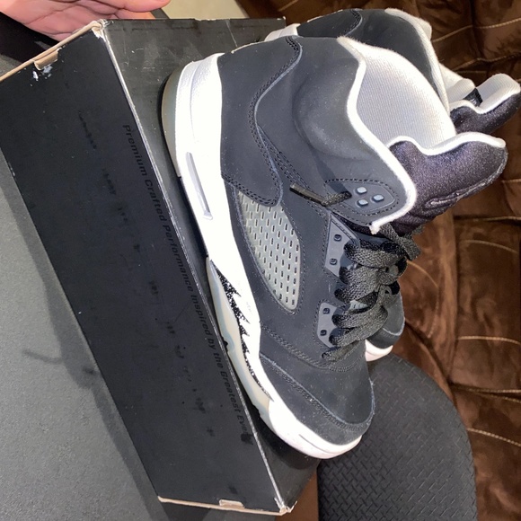 Size 7 Air Jordan 5 "Oreos" - Picture 5 of 8